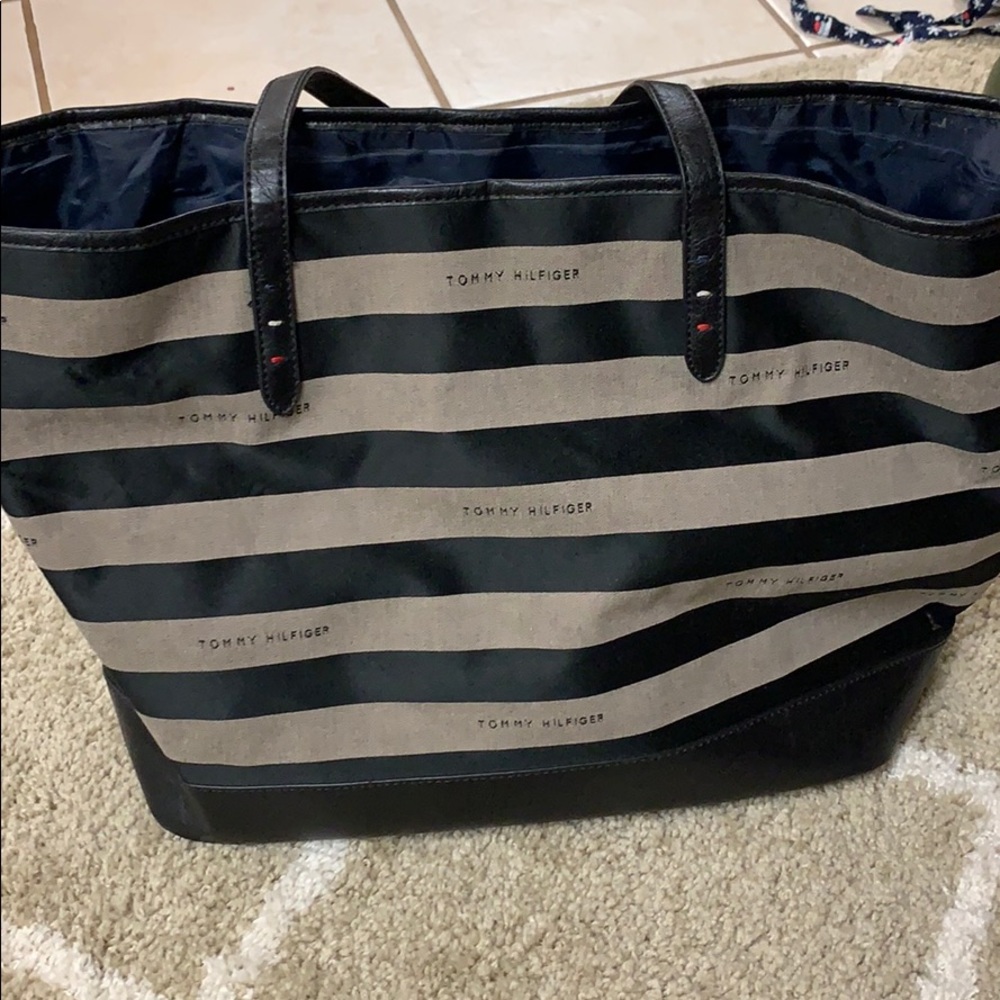 Tommy Hilfiger Tote